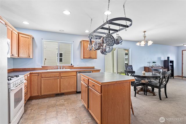 1162 Aaron Drive, Lynden, WA 98264