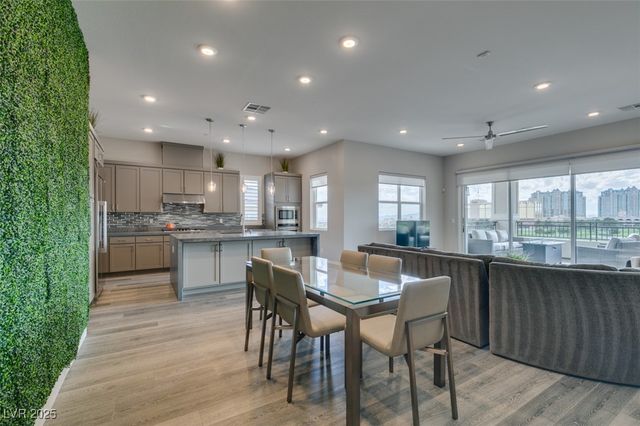 9133 Las Manaitas Avenue 401, Las Vegas, NV 89144