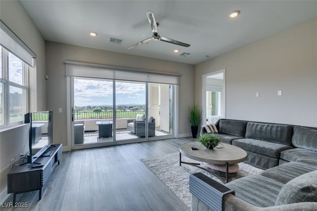 9133 Las Manaitas Avenue 401, Las Vegas, NV 89144