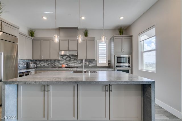 9133 Las Manaitas Avenue 401, Las Vegas, NV 89144