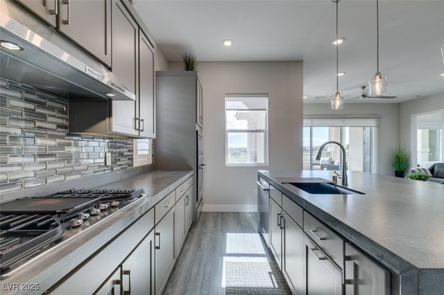 9133 Las Manaitas Avenue 401, Las Vegas, NV 89144