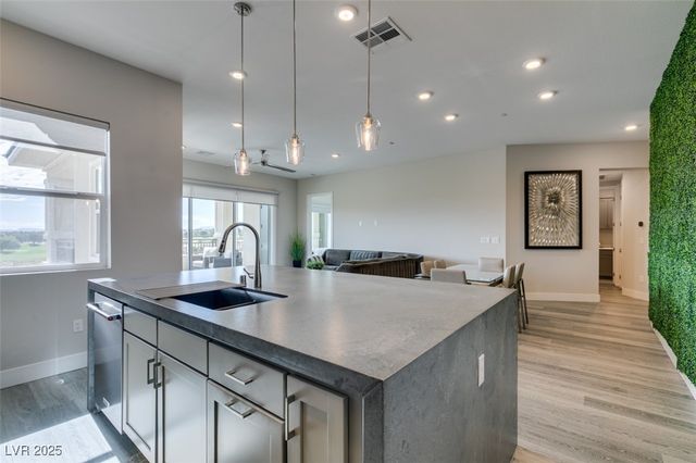 9133 Las Manaitas Avenue 401, Las Vegas, NV 89144