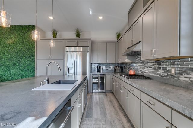 9133 Las Manaitas Avenue 401, Las Vegas, NV 89144