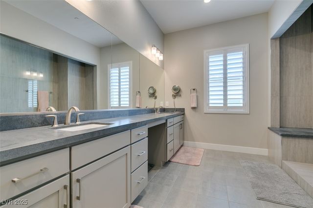 9133 Las Manaitas Avenue 401, Las Vegas, NV 89144