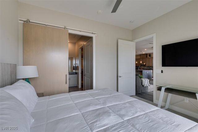 9133 Las Manaitas Avenue 401, Las Vegas, NV 89144