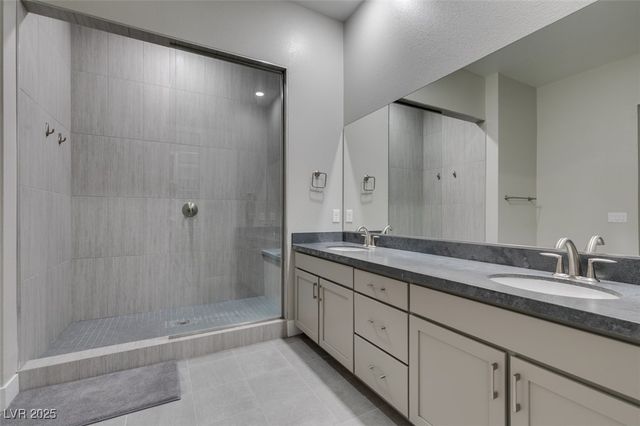 9133 Las Manaitas Avenue 401, Las Vegas, NV 89144