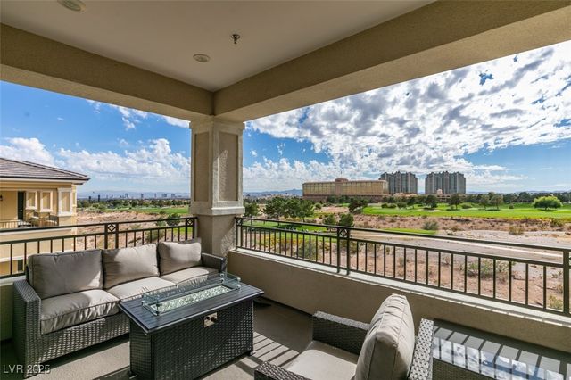 9133 Las Manaitas Avenue 401, Las Vegas, NV 89144