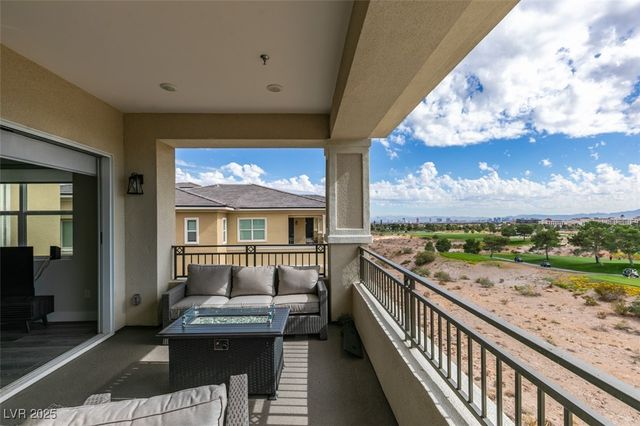 9133 Las Manaitas Avenue 401, Las Vegas, NV 89144