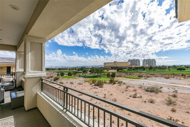 9133 Las Manaitas Avenue 401, Las Vegas, NV 89144