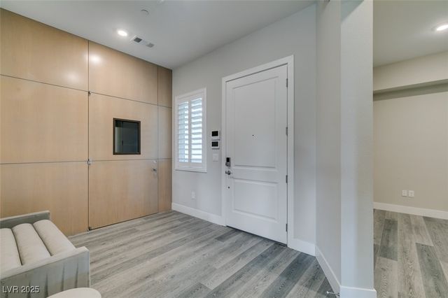 9133 Las Manaitas Avenue 401, Las Vegas, NV 89144