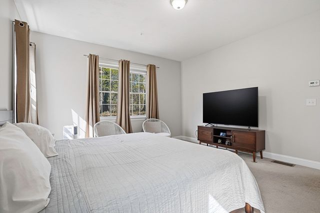59 Olympia Ave 4, Shrewsbury, MA 01545