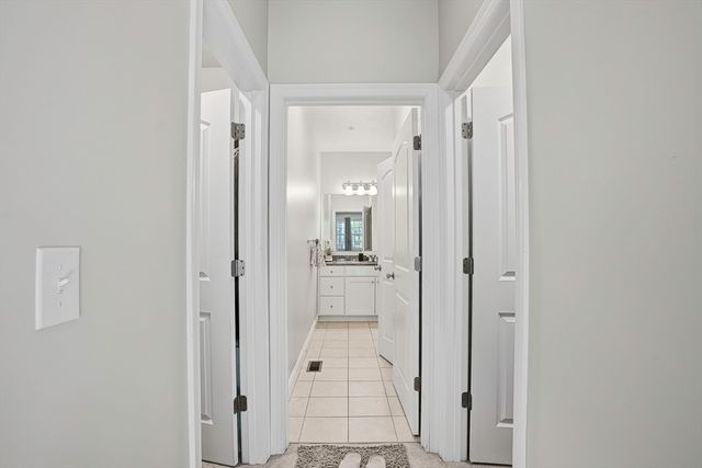 59 Olympia Ave 4, Shrewsbury, MA 01545