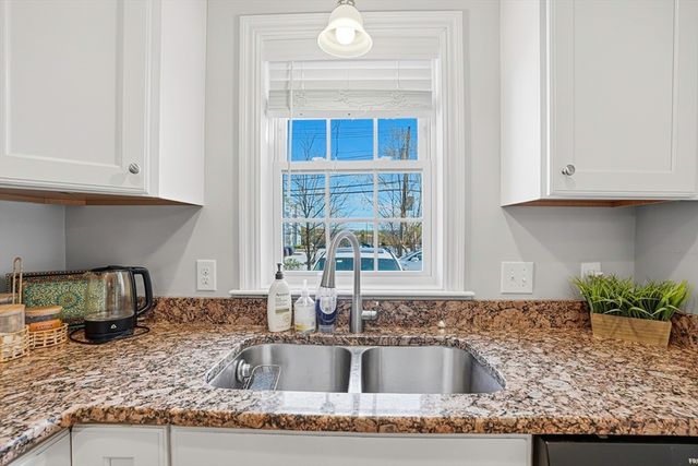 59 Olympia Ave 4, Shrewsbury, MA 01545
