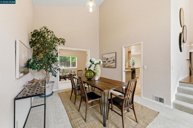 877 Dover Cir, Benicia, CA 94510