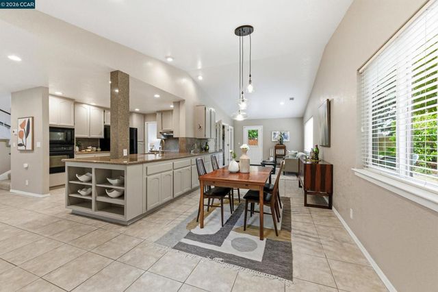877 Dover Cir, Benicia, CA 94510