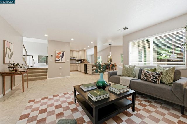 877 Dover Cir, Benicia, CA 94510