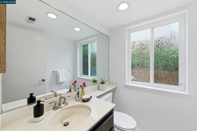 877 Dover Cir, Benicia, CA 94510