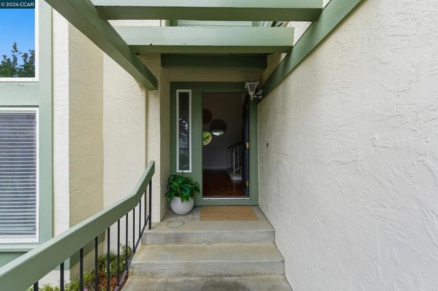 877 Dover Cir, Benicia, CA 94510