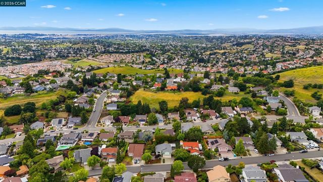 877 Dover Cir, Benicia, CA 94510