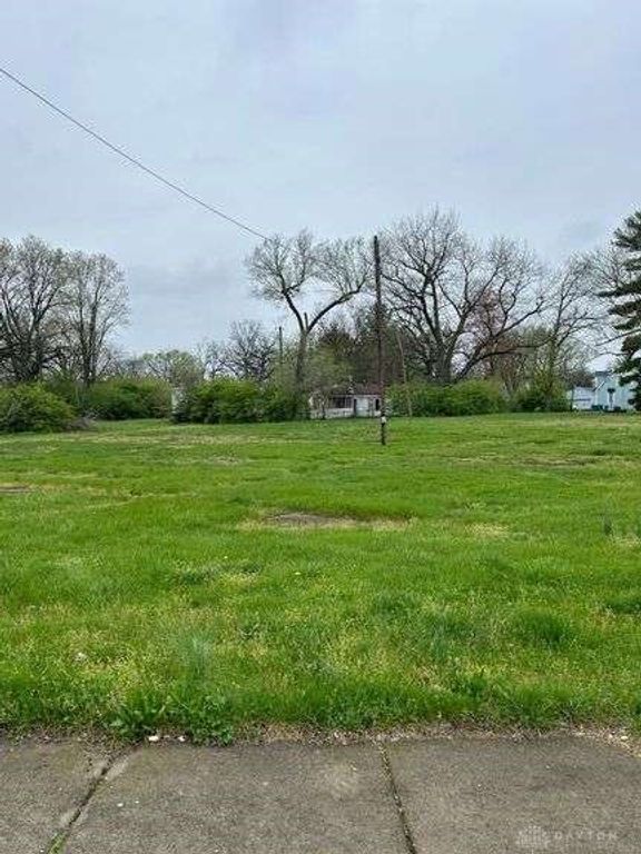 - Prince Albert Boulevard, Dayton, OH 45405