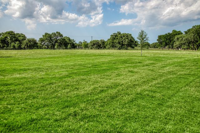 4961 Hartfield Road, Round Top, TX 78954