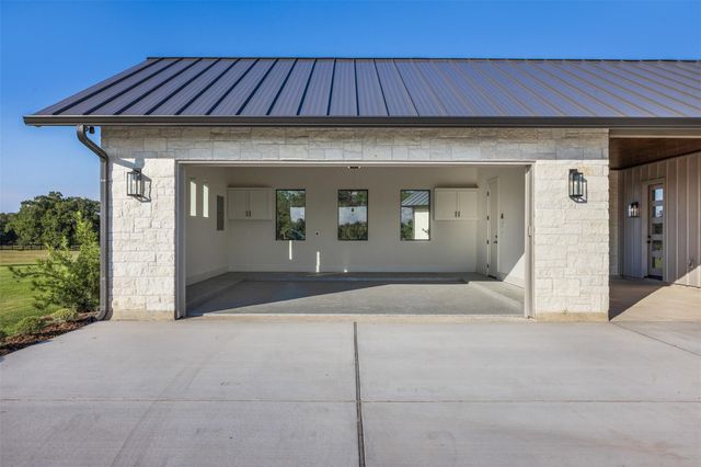 4961 Hartfield Road, Round Top, TX 78954