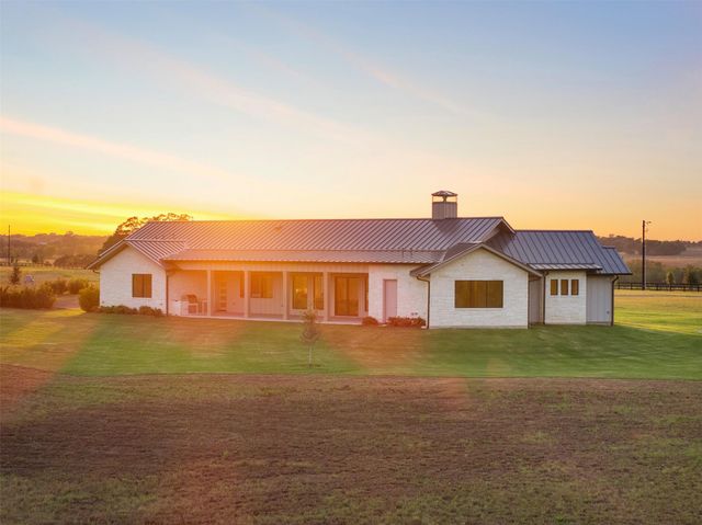 4961 Hartfield Road, Round Top, TX 78954