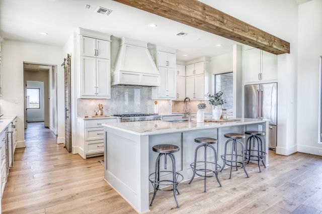 4961 Hartfield Road, Round Top, TX 78954