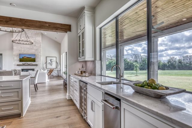 4961 Hartfield Road, Round Top, TX 78954