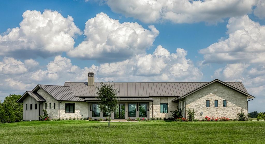 4961 Hartfield Road, Round Top, TX 78954