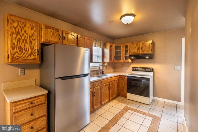 400 ARNOLD CT, Lebanon, PA 17042