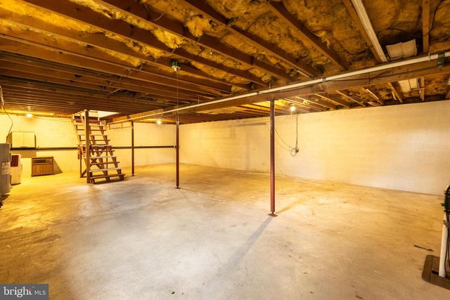 400 ARNOLD CT, Lebanon, PA 17042