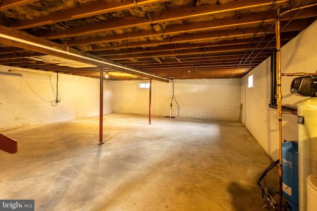 400 ARNOLD CT, Lebanon, PA 17042