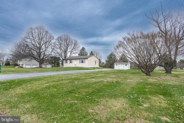 400 ARNOLD CT, Lebanon, PA 17042