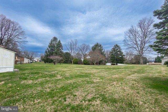 400 ARNOLD CT, Lebanon, PA 17042