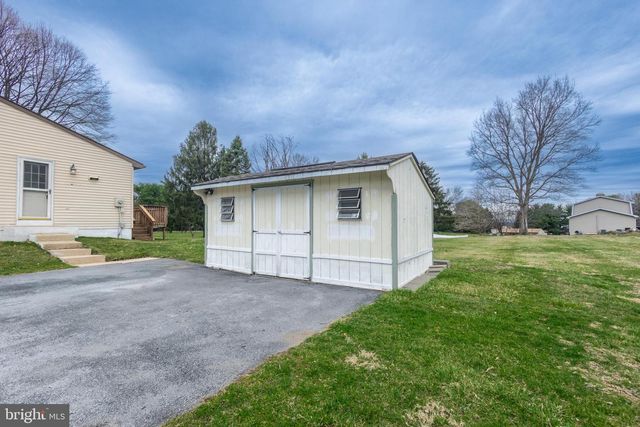 400 ARNOLD CT, Lebanon, PA 17042