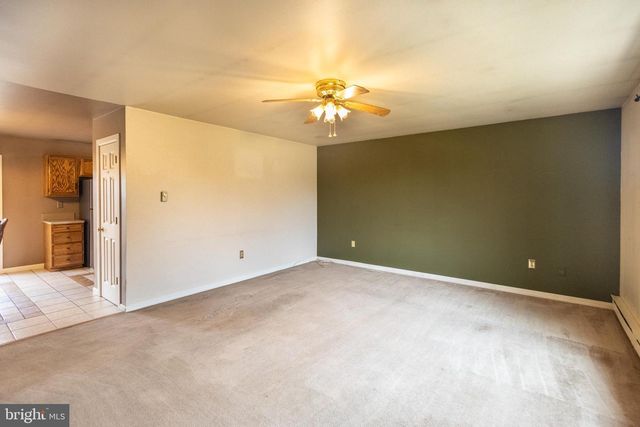 400 ARNOLD CT, Lebanon, PA 17042