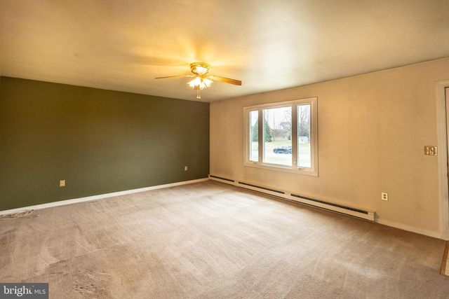 400 ARNOLD CT, Lebanon, PA 17042