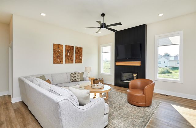 820 SE Mesa Drive, Waukee, IA 50263