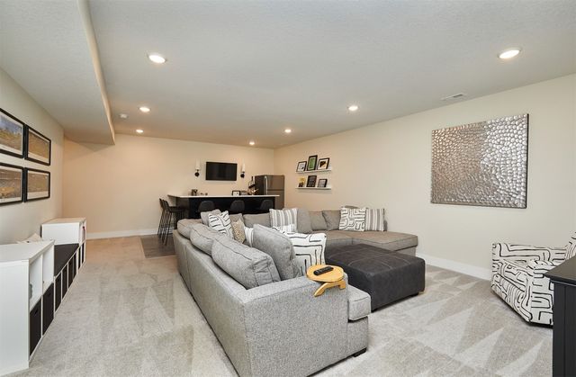 820 SE Mesa Drive, Waukee, IA 50263