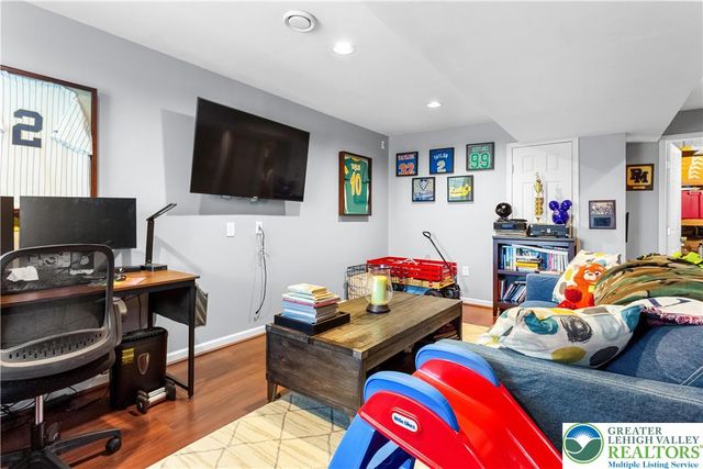 3420 Westminster Way, Upper Nazareth Twp, PA 18064