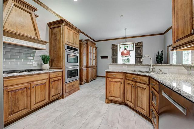 14409 Oxford Drive, Edmond, OK 73013