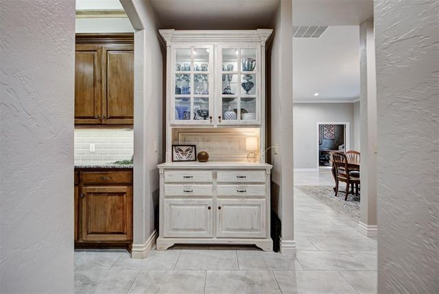 14409 Oxford Drive, Edmond, OK 73013
