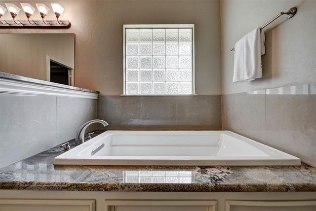 14409 Oxford Drive, Edmond, OK 73013