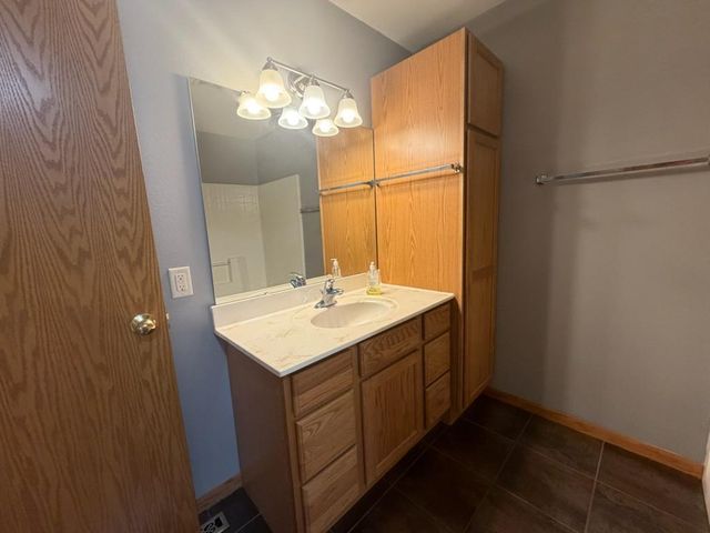 1010 Oak Place, West Fargo, ND 58078