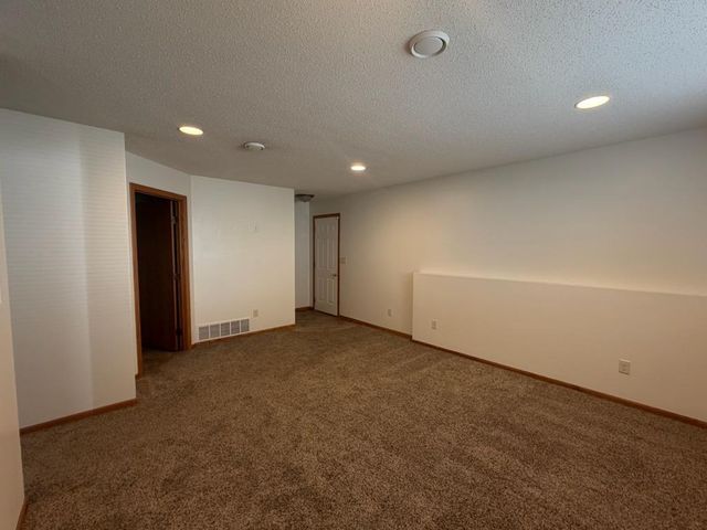 1010 Oak Place, West Fargo, ND 58078