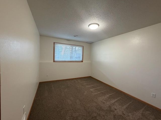 1010 Oak Place, West Fargo, ND 58078