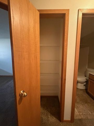 1010 Oak Place, West Fargo, ND 58078