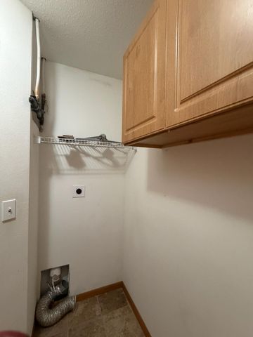 1010 Oak Place, West Fargo, ND 58078