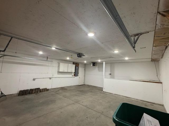 1010 Oak Place, West Fargo, ND 58078